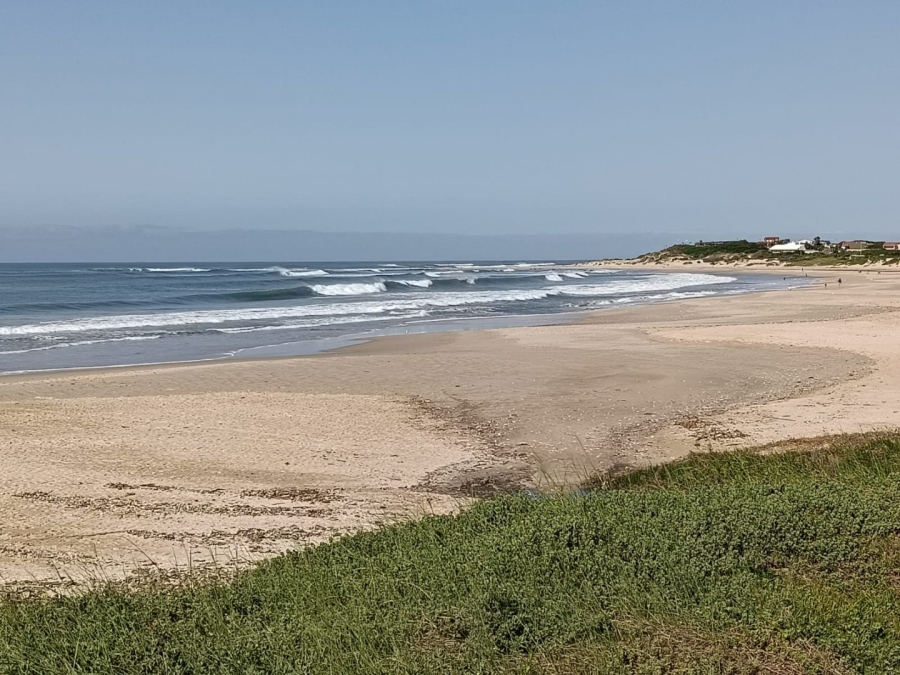3 Bedroom Property for Sale in Wavecrest Eastern Cape